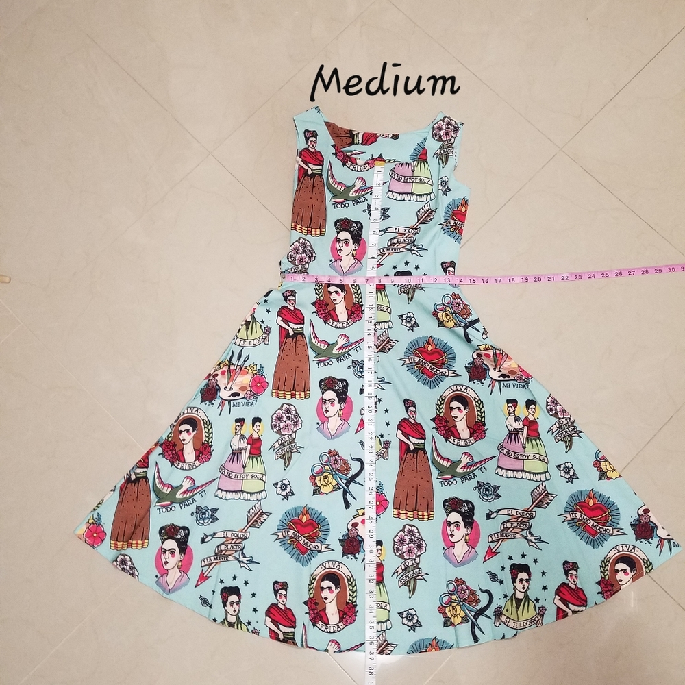 Frida Kahlo dress - Picture 3 of 8